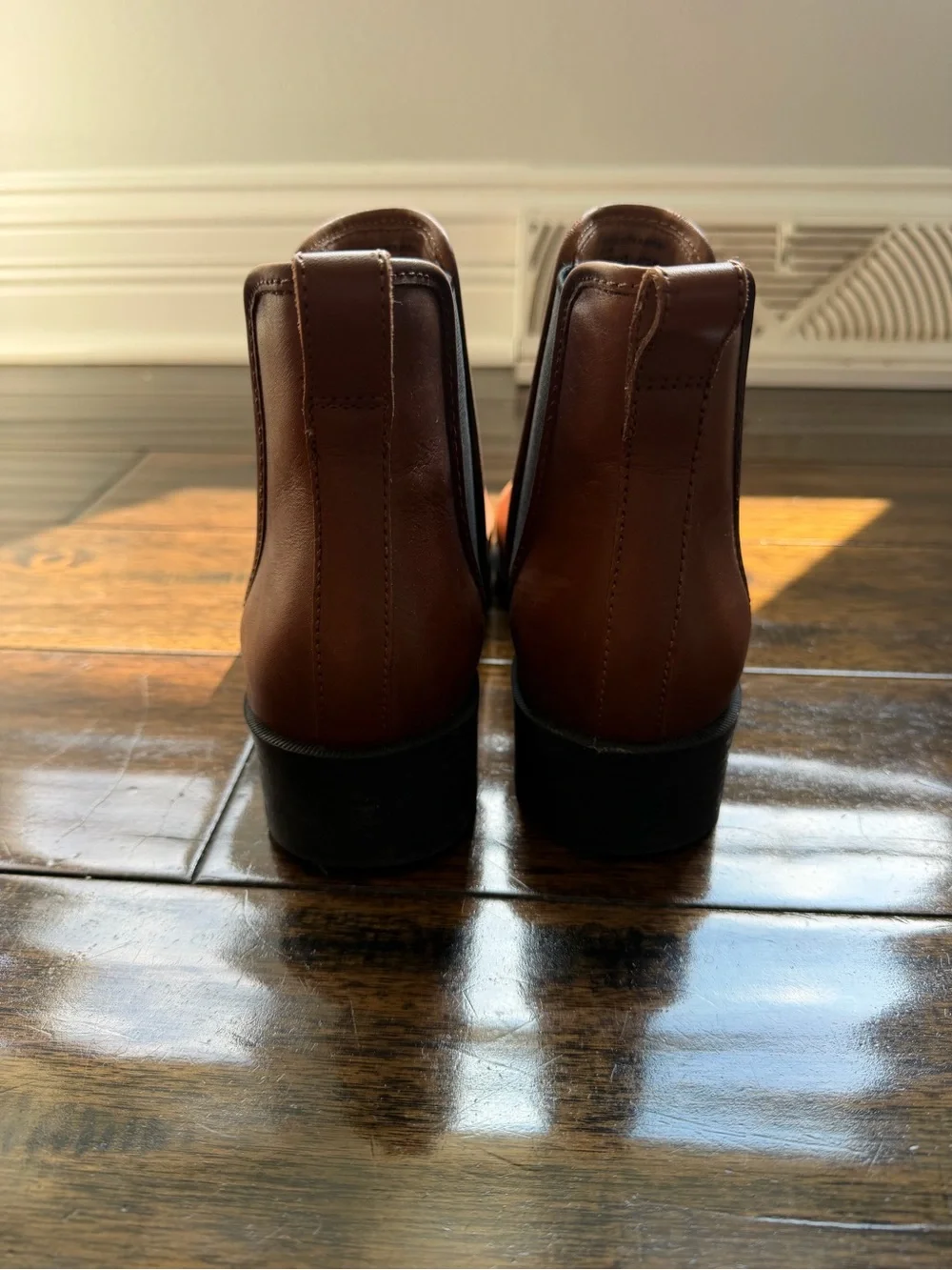 Steve Madden Women's Tan Leather Chelsea Ankle Boots